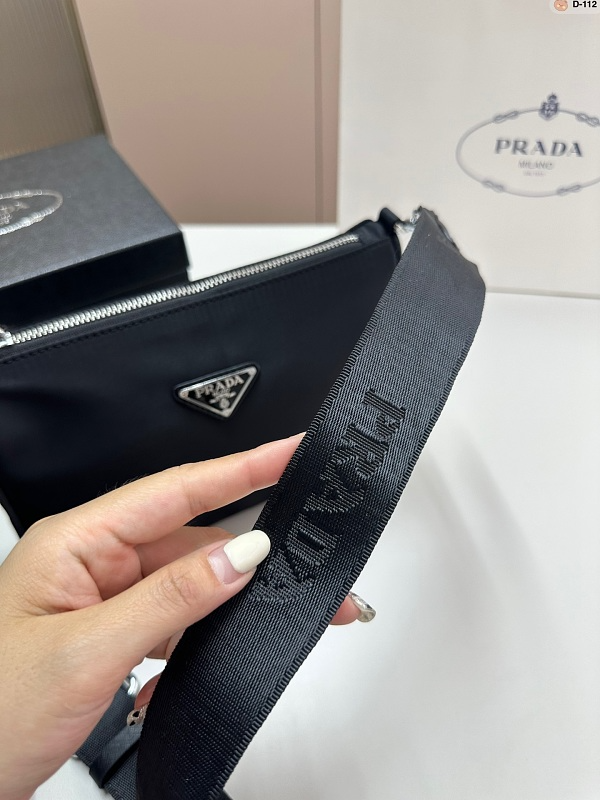 LPP44 bag 23-6-16CM  Shoulder bags with box
