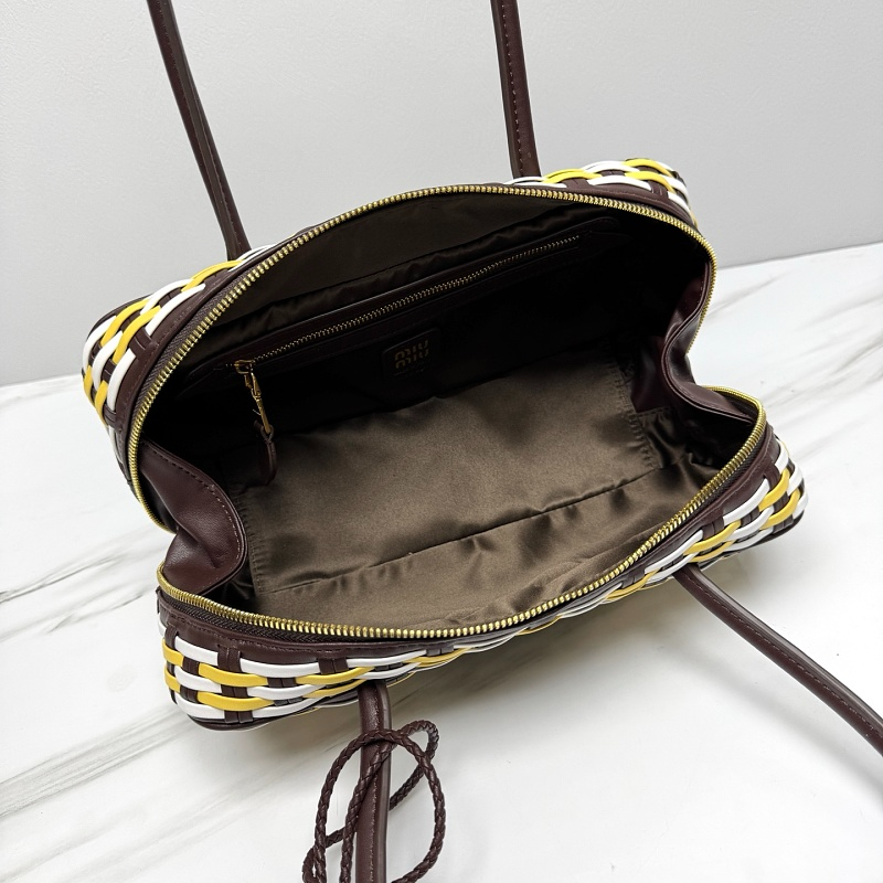 LMP26 bag 28-12-9cm Hand bag