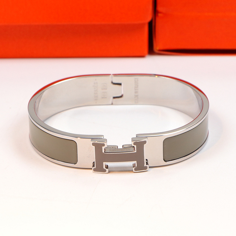 HB3 Classic stainless steel bracelet with H logo, high-quality jewelry