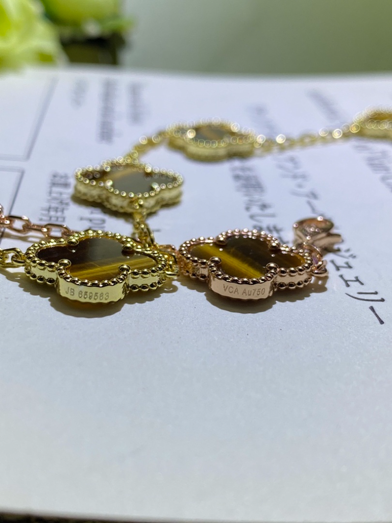 VAB61   Women's New Product Flower Bracelet Jewelry