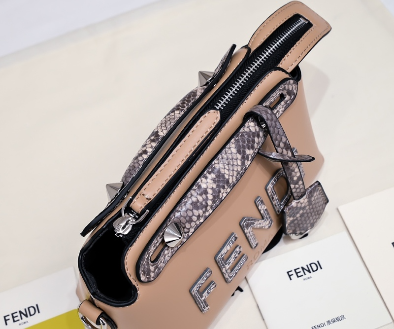 LFP33 bag 20cm Shoulder bags