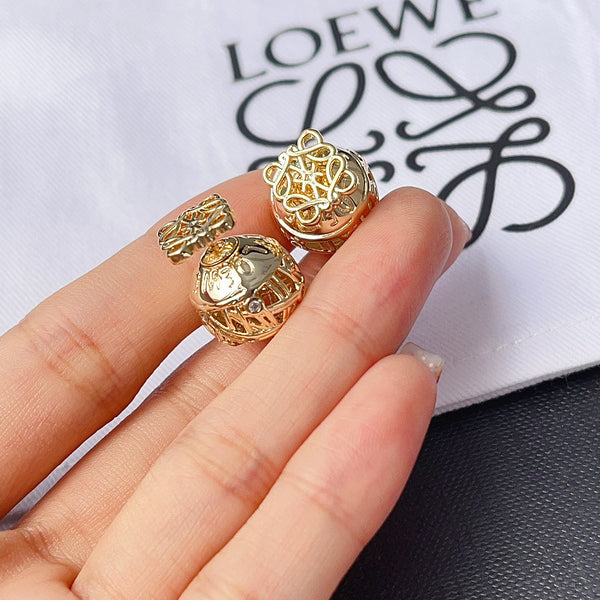 A1104  Women's new fashion stud earrings jewelry