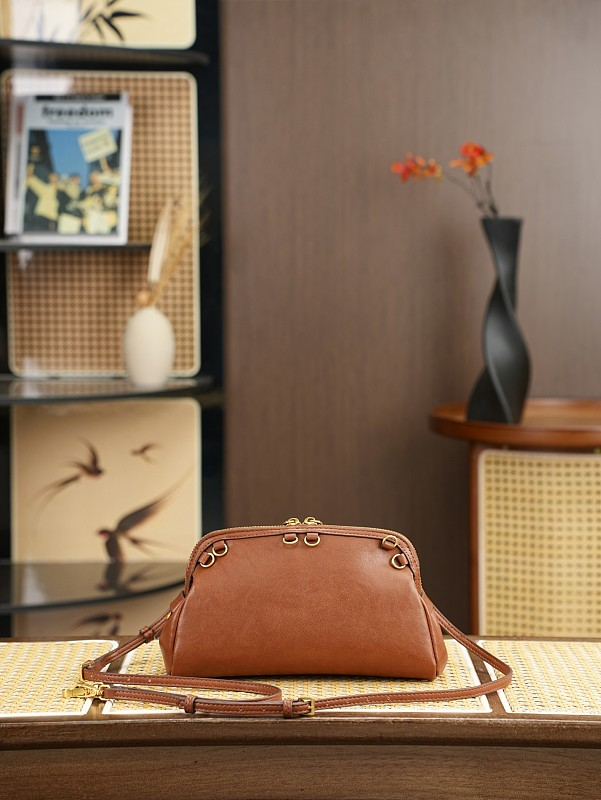 LMP22 bag 24-10-14cm Shoulder bags