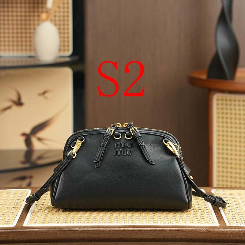 LMP22 bag 24-10-14cm Shoulder bags