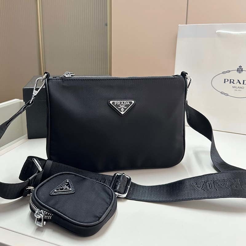 LPP44 bag 23-6-16CM  Shoulder bags with box