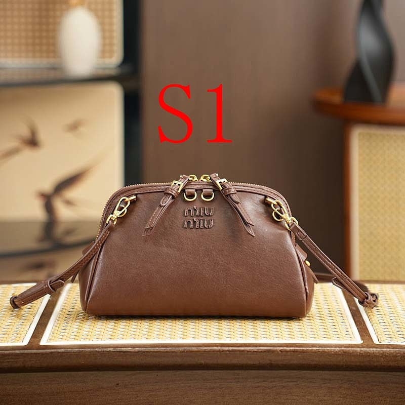 LMP22 bag 24-10-14cm Shoulder bags